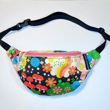 Load image into Gallery viewer, Crescent Fanny Pack
